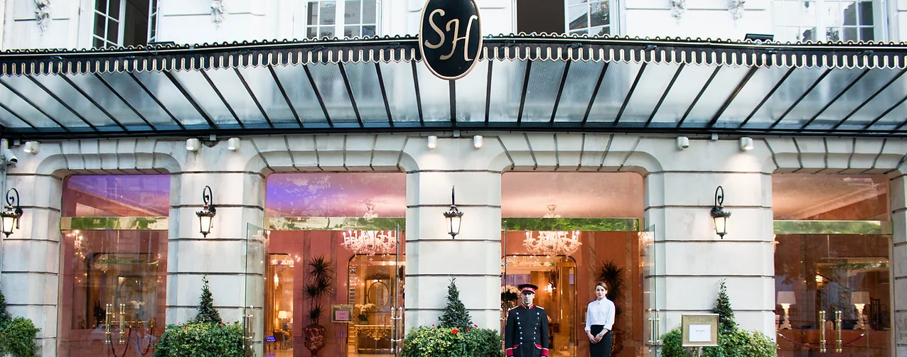 Les Salon Hoche Paris - front