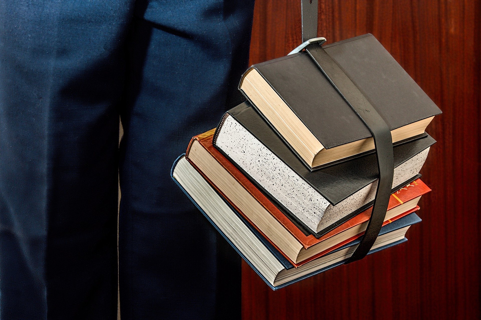 5 Must Read Books to Jumpstart Your Career in Risk Management